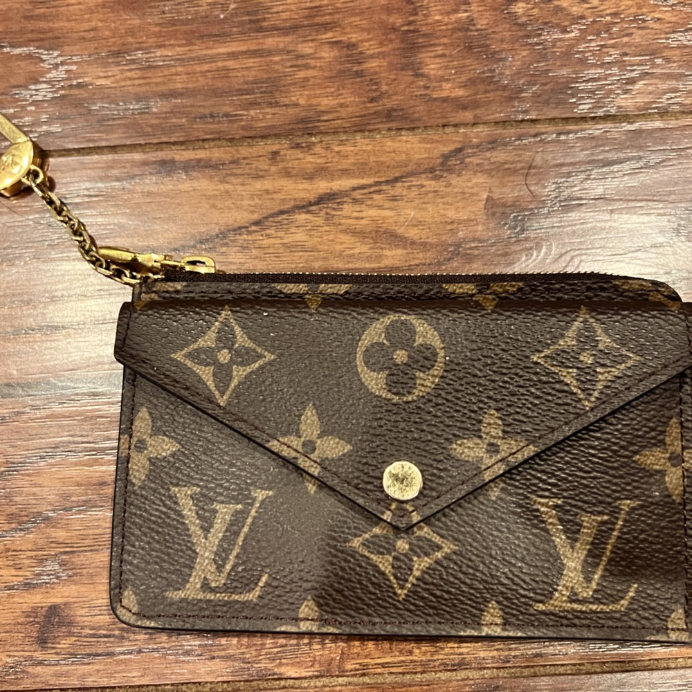 Recto Versa card holder and wallet. Beautiful and handy! Unicorn piece.